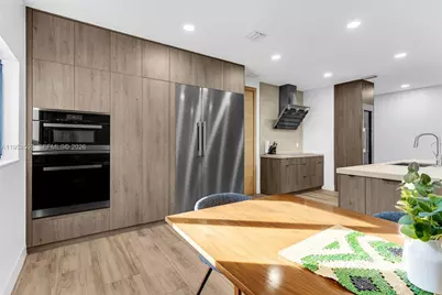 15619 SW 14th St, Miami, FL 33194 - Photo 6