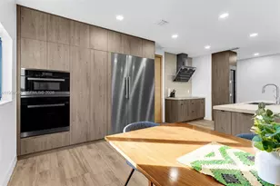 15619 SW 14th St, Miami, FL 33194 - Photo 6