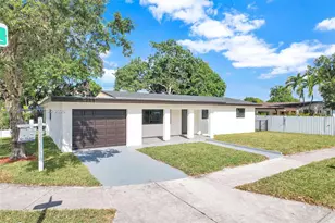 695 W 73rd Pl, Hialeah, FL 33014 - Photo 2