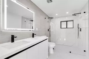 695 W 73rd Pl, Hialeah, FL 33014 - Photo 32