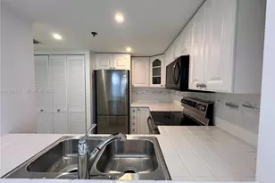 540 Brickell Key Dr, Miami, FL 33131 - Photo 2