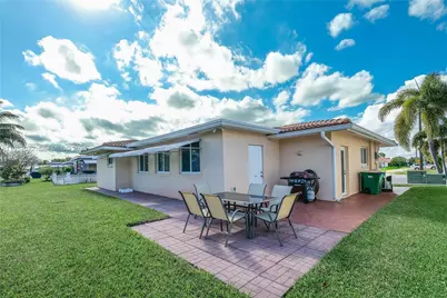 4904 Mainland Dr, Tamarac, FL 33319 - Photo 12