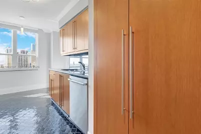 701 Brickell Key Blvd #2103, Miami, FL 33131 - Photo 8