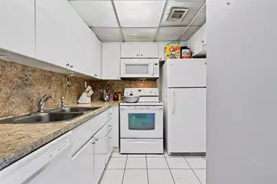 4675 W 18th Ct #701, Hialeah, FL 33012 - Photo 4