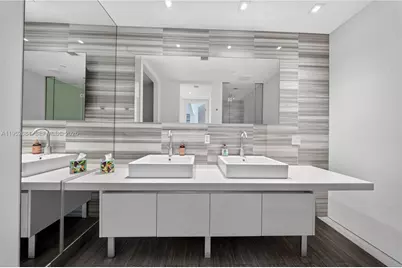 1100 Biscayne Blvd #5306, Miami, FL 33132 - Photo 54