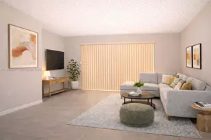 9457 N Palm Cir N, Pembroke Pines, FL 33025 - Photo 2