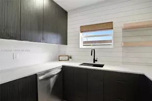 3671 NE 11th Ave, Oakland Park, FL 33334 - Photo 10