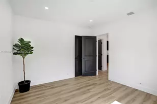 3671 NE 11th Ave, Oakland Park, FL 33334 - Photo 16