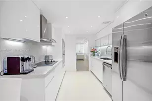 5255 Collins Ave, Miami Beach, FL 33140 - Photo 14