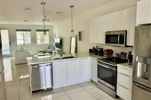 6416 NW 102nd Ct, Doral, FL 33178 - Photo 4