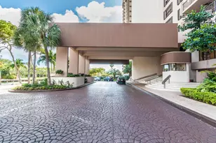 1800 NE 114th St, Miami, FL 33181 - Photo 2