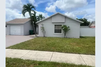 5827 NW 197th Ter, Hialeah, FL 33015 - Photo 2