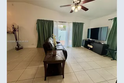 5534 S Lakewood Cir S #H, Margate, FL 33063 - Photo 4