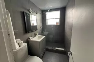 1610 Bay Rd, Miami Beach, FL 33139 - Photo 8