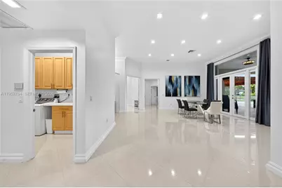 13003 SW 41st St, Davie, FL 33330 - Photo 6