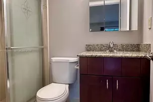 105 Meadows Cir, Boynton Beach, FL 33436 - Photo 12