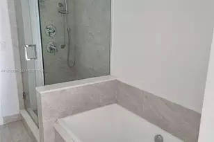 488 NE 18th St, Miami, FL 33132 - Photo 4