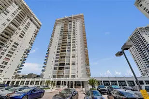 2201 S Ocean Dr, Hollywood, FL 33019 - Photo 68