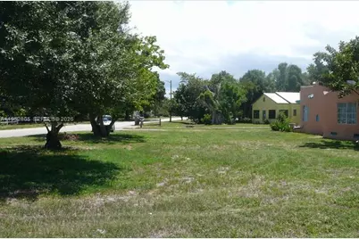 2405 Sunrise Blvd, Fort Pierce, FL 34982 - Photo 2