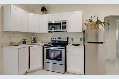 742 NW 70th St, Miami, FL 33150 - Photo 56