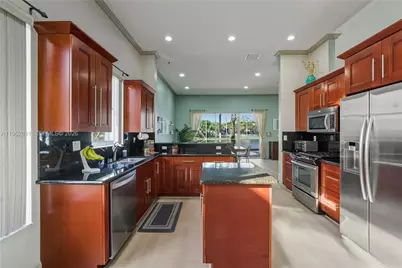12783 NW 18th Mnr, Pembroke Pines, FL 33028 - Photo 18
