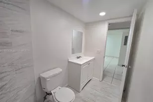 10090 NW 80th Ct, Hialeah Gardens, FL 33016 - Photo 14