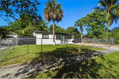 881 NW 34th Ave, Lauderhill, FL 33311 - Photo 20