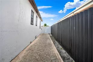 474 E 10th St, Hialeah, FL 33010 - Photo 28