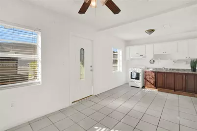 474 E 10th St, Hialeah, FL 33010 - Photo 16