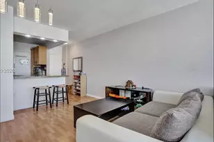 2899 Collins Ave, Miami Beach, FL 33140 - Photo 12