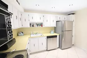 20335 W Country Club Dr, Aventura, FL 33180 - Photo 20