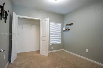 528 NE 1st Dr, Florida City, FL 33034 - Photo 2