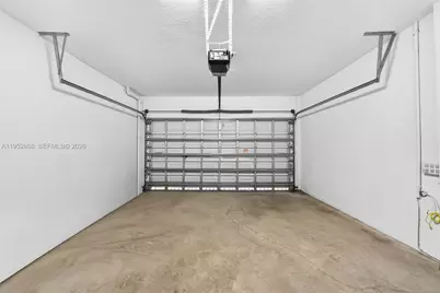 11616 SW 13th Ln, Pembroke Pines, FL 33025 - Photo 34