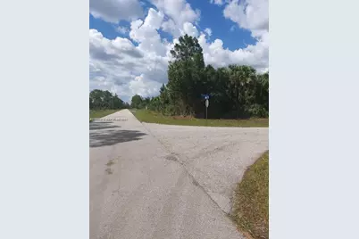 1233 E Cresent, Lehigh Acres, FL 33974 - Photo 1