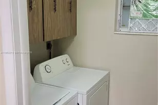 8401 SW 107th Ave, Miami, FL 33173 - Photo 6