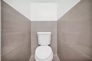 7911 SW 9th St, North Lauderdale, FL 33068 - Photo 22