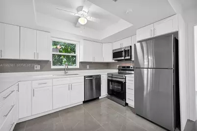 7911 SW 9th St, North Lauderdale, FL 33068 - Photo 6