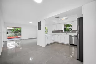 7911 SW 9th St, North Lauderdale, FL 33068 - Photo 4