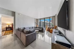 68 SE 6th St, Miami, FL 33131 - Photo 4