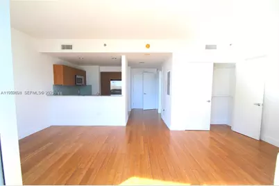 1050 Brickell Ave #1812, Miami, FL 33131 - Photo 4