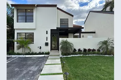 9734 NW 5th Ter #9734, Miami, FL 33172 - Photo 2