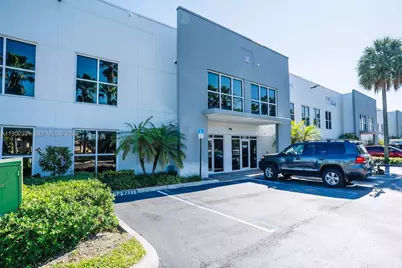 7865 NW 46th St #8, Doral, FL 33166 - Photo 4