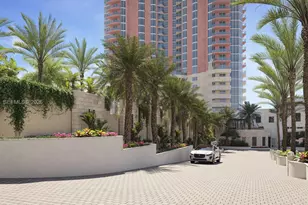 300 South Pointe Dr, Miami Beach, FL 33139 - Photo 14