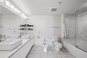 601 NE 36th St, Miami, FL 33137 - Photo 12