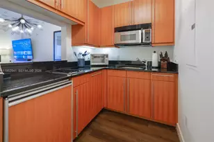 1435 Brickell Ave, Miami, FL 33131 - Photo 16