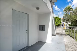 560 NE 63rd St, Miami, FL 33138 - Photo 4