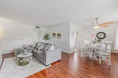 301 SW 135th Ave #118C, Pembroke Pines, FL 33027 - Photo 2