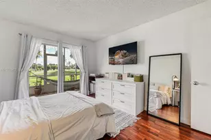 301 SW 135th Ave, Pembroke Pines, FL 33027 - Photo 14