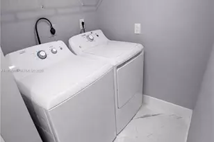 7925 W 29th Way, Hialeah, FL 33018 - Photo 6