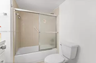 17500 NW 68th Ave, Hialeah, FL 33015 - Photo 20